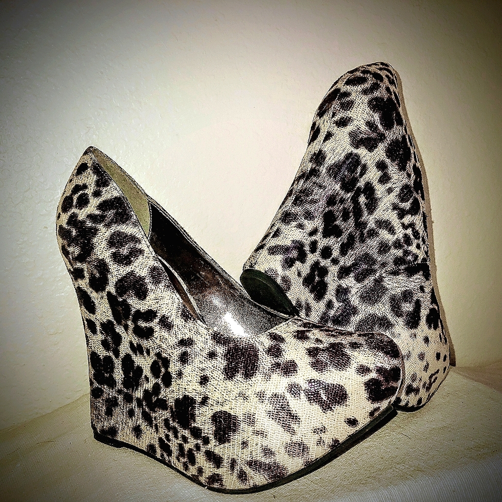 Extreme high heels/Cheetah print wedges